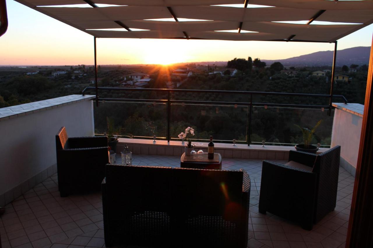 Apartament La Terrazza Sul Corso Giulianello Zewnętrze zdjęcie